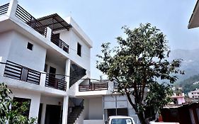 Saatvik Homestay With Free Pickup & Drop For Vaishno Devi Yatra